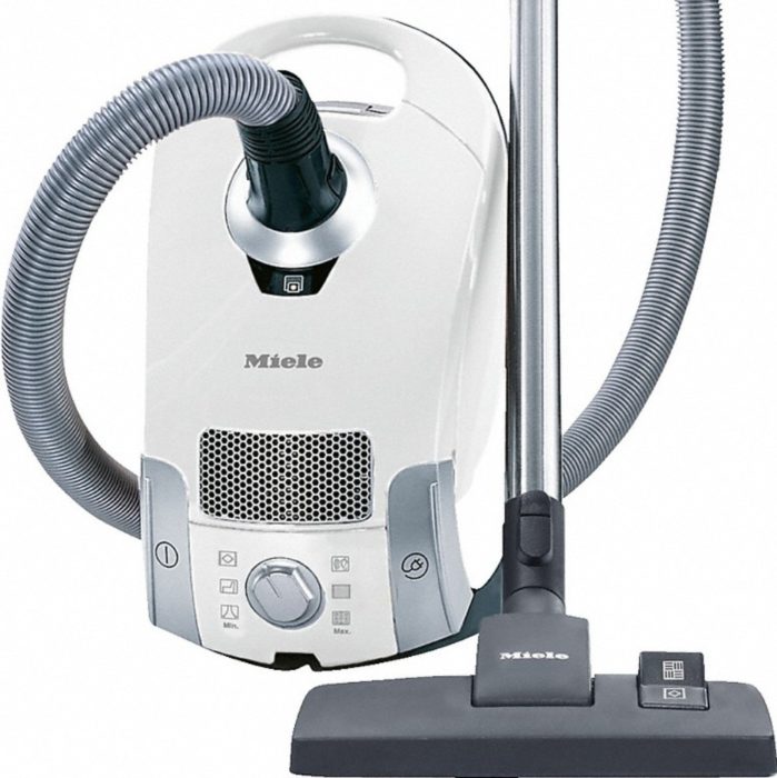 alleen medaillewinnaar Onderzoek Miele Compact C1 Pure Suction Review and Comparison to the Classic C1  Olympus: What's the Difference and Is it Worth it? | Pet My Carpet